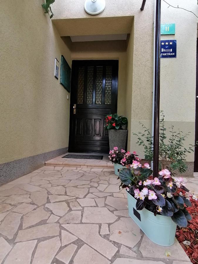 Apartment Oliva Pula Luaran gambar