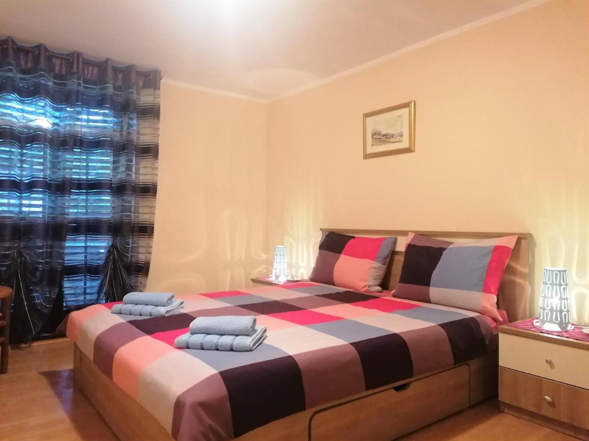 Apartment Oliva Pula Luaran gambar