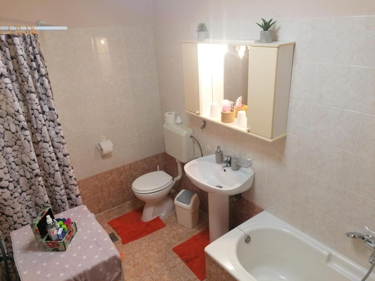 Apartment Oliva Pula Luaran gambar