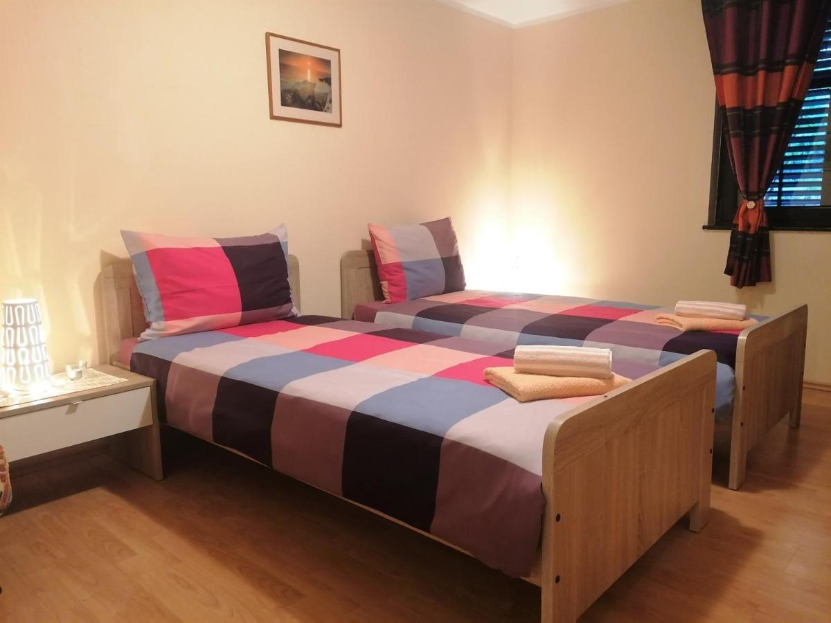 Apartment Oliva Pula Luaran gambar