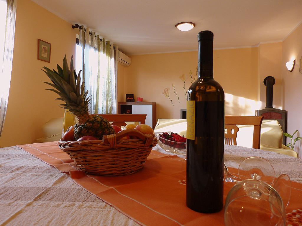 Apartment Oliva Pula Luaran gambar