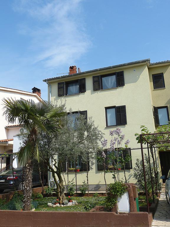 Apartment Oliva Pula Luaran gambar